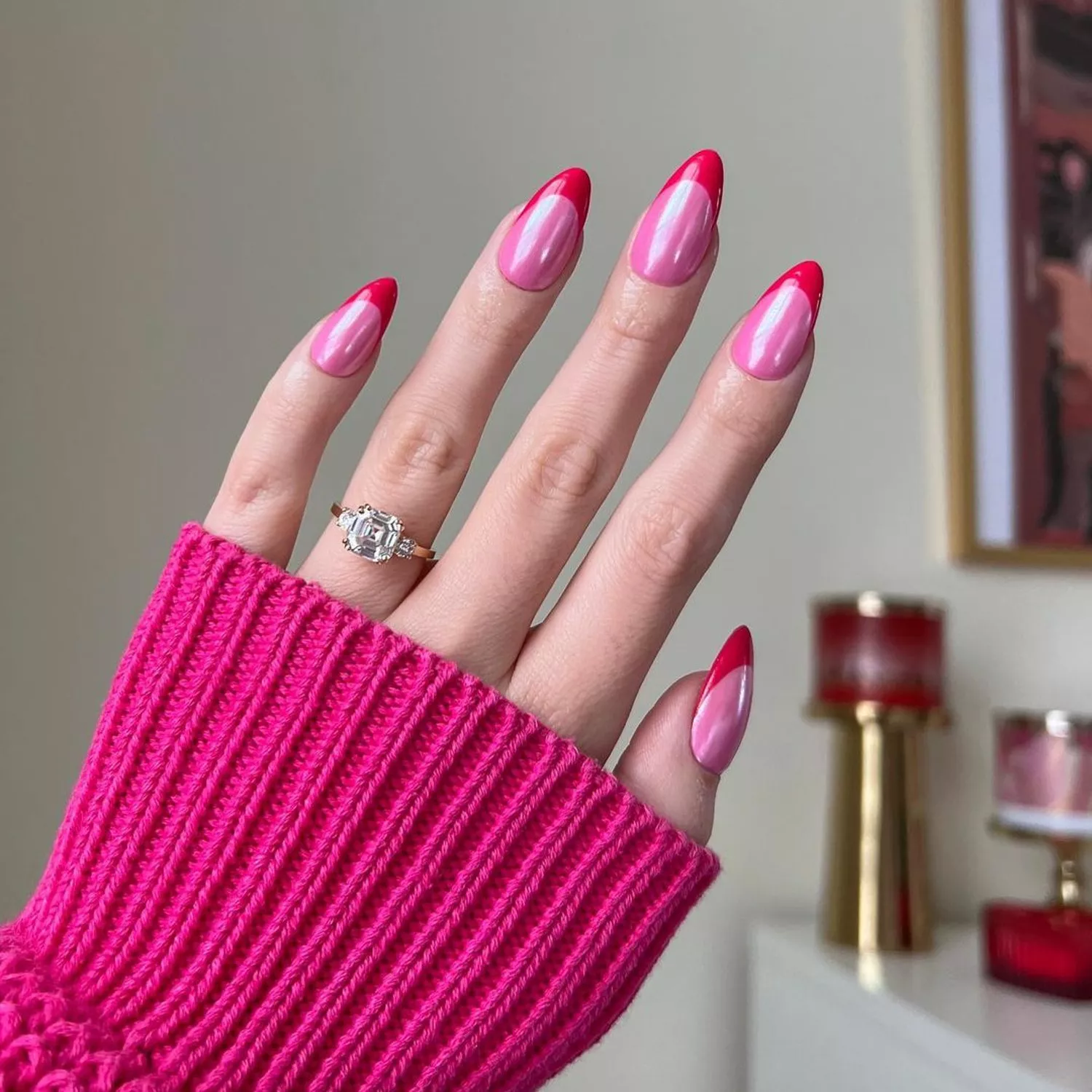 Modele de unghii metalice roz: culoarea trendy de primavara